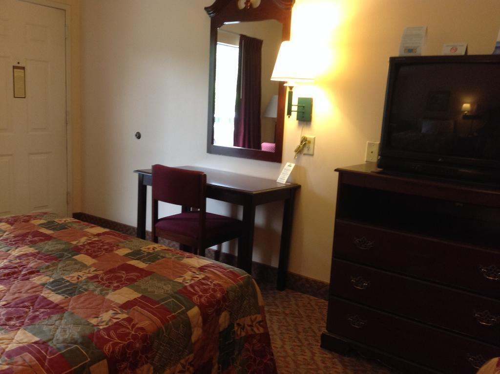 Days Inn - Chapel Hill Eksteriør bilde