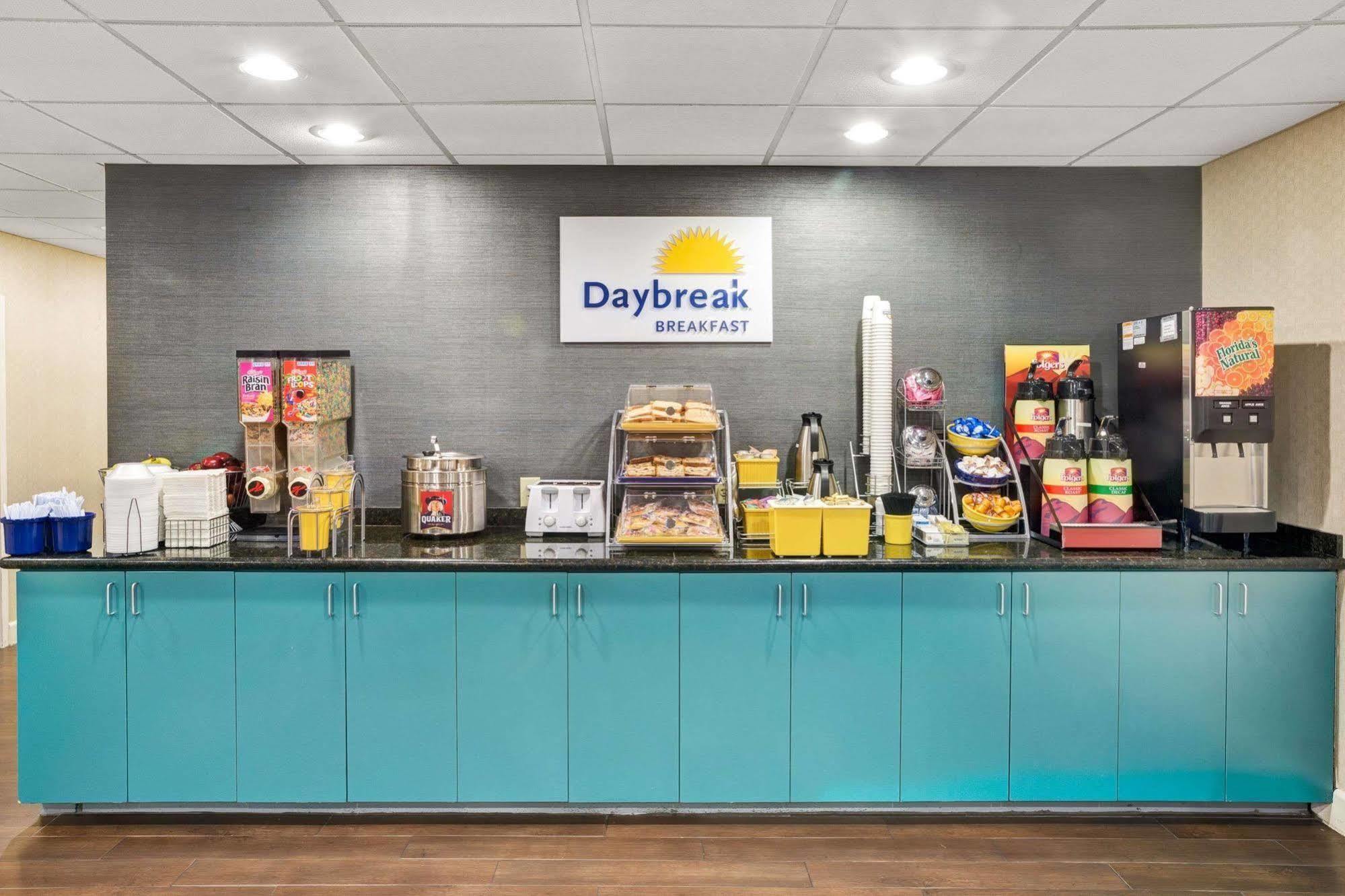 Days Inn - Chapel Hill Eksteriør bilde