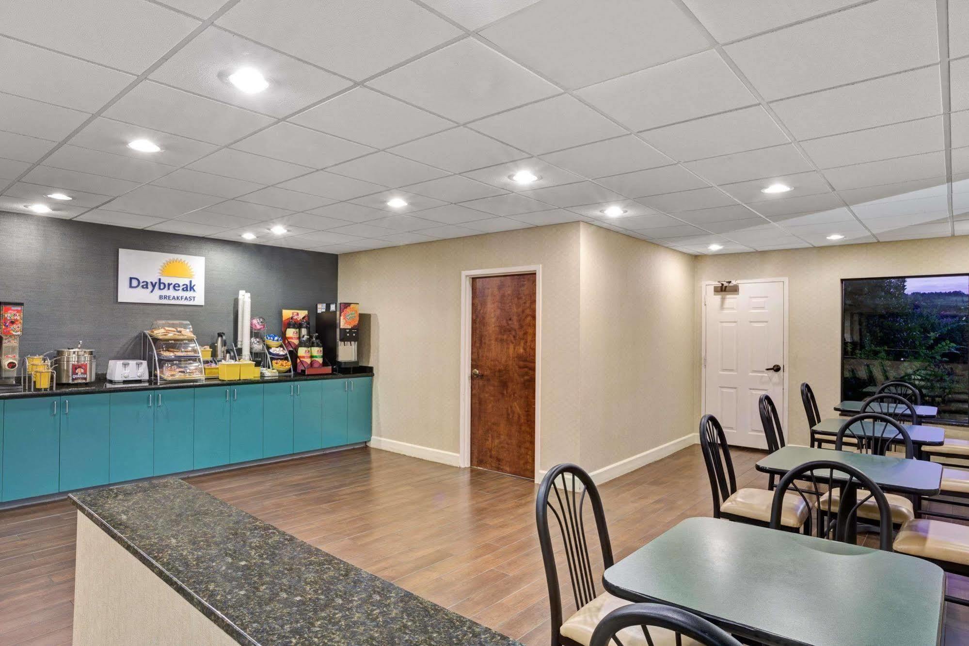 Days Inn - Chapel Hill Eksteriør bilde