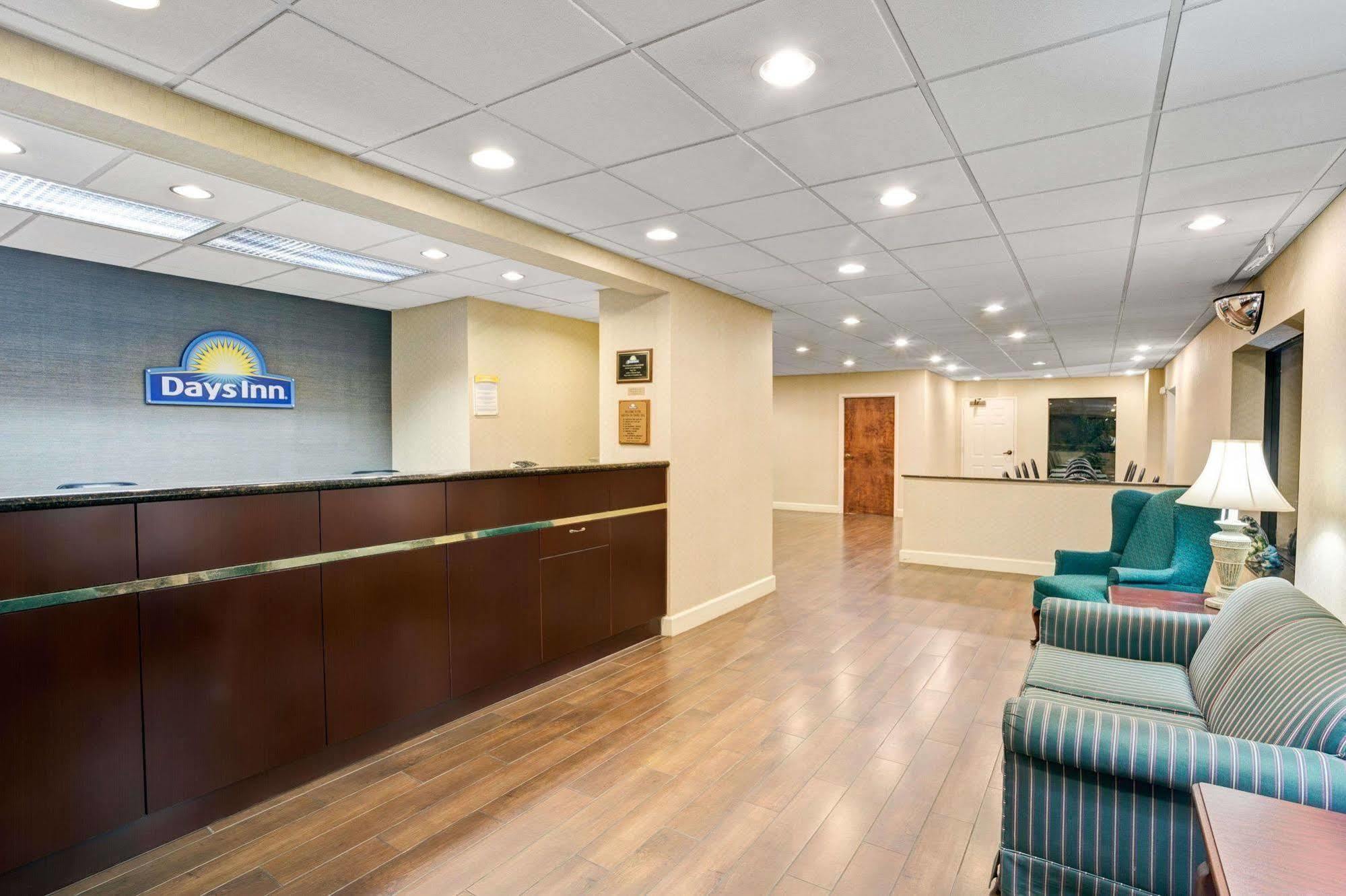 Days Inn - Chapel Hill Eksteriør bilde